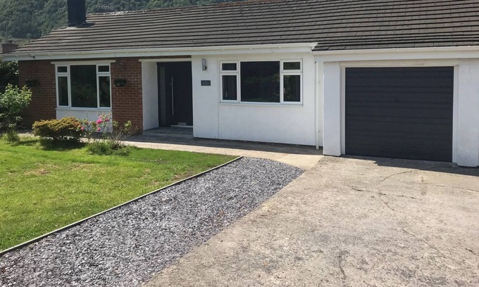 Llanrwst Cottage | THE ORCHARDS, pet friendly, country holiday cottage in Llanrwst