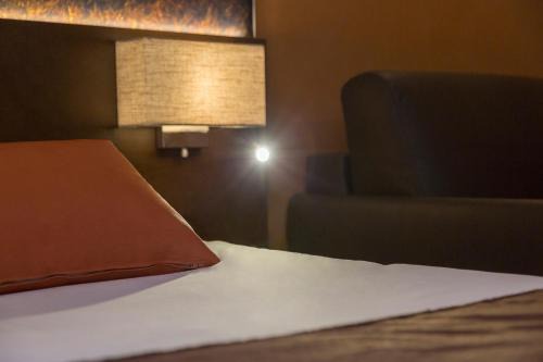 Saint-Junien Hotel | The Originals City, Hôtel Le Boeuf Rouge, Saint-Junien