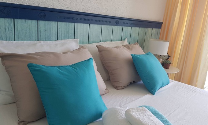 L'Autre-Bord Apartment | The Other Edge Studio Sea View