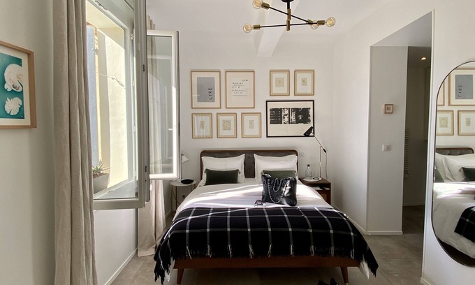 Couronne Urbaine Apartment | THE OTHER SUITE' Center Aix, Design, Art, Air Conditioning & Terrace