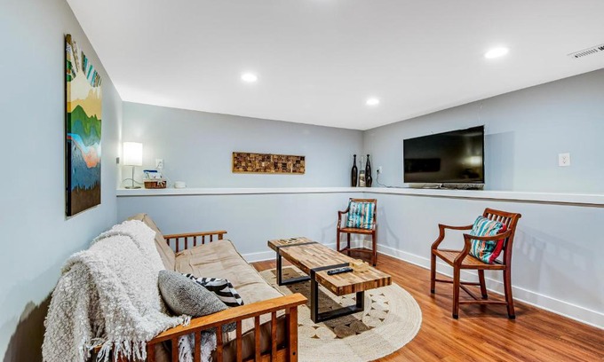 Phinney Ridge Hotel | The Otter Suite