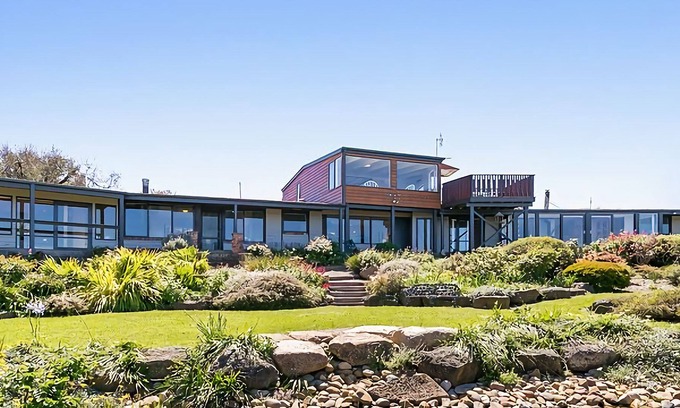 Shoreham House | The Outlook Views Gardens Relaxation Space