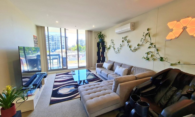 Wollongong Apartment | The Pad: City & Beach Getaway - Heart of Wollongong