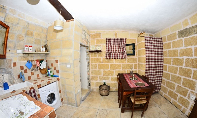 Diso House | The Pajara Lu Piru surrounded by olive trees