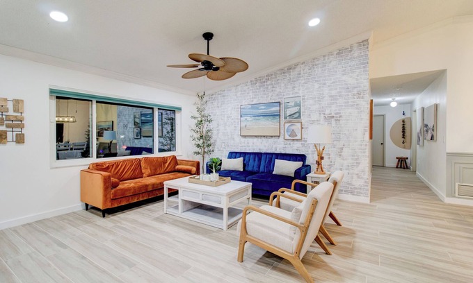 Trailer Estates House | The Palms Beach House Retreat