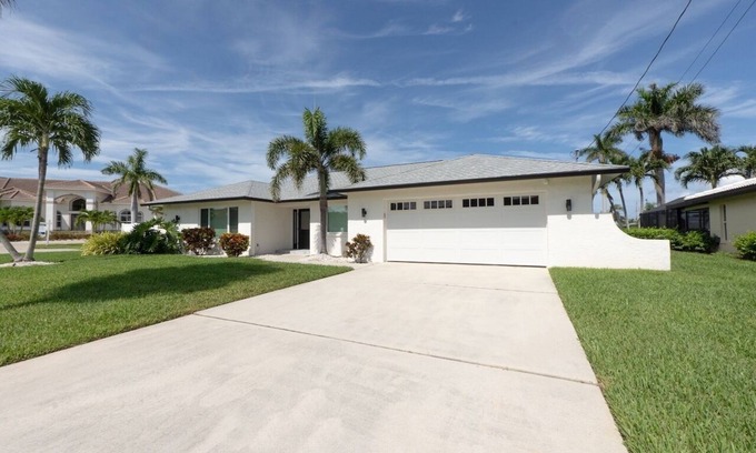 Yacht Club House | The Peace of the Cape 1018