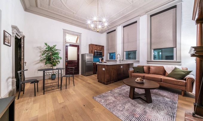 Sedalia Apartment | The Peacock Suite - Luxury 1 Bedroom Apartment in Downtown Sedalia