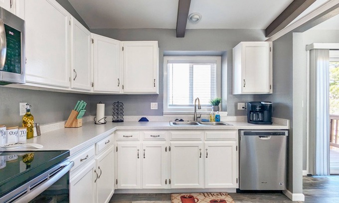 Briargate House | The Peakview Mirage [Newly Renovated Near USAFA]