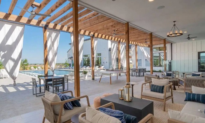 Kyle Apartment | The Penthouse -Resort Amenities Minutes to Austin!