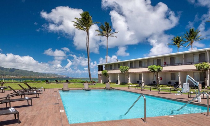 Kahului House | The Perfect Family Escape! 2 Roomy Units, Pets Allowed, Near Paukukalo Beach!