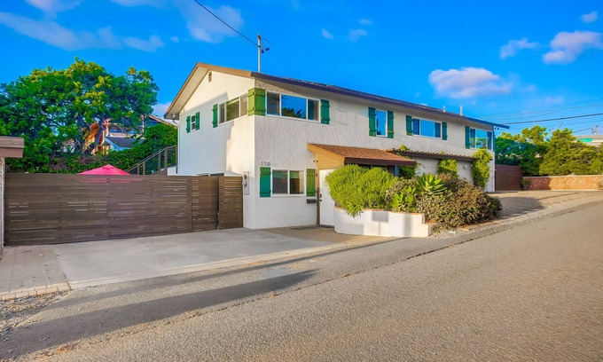 Encinitas House | The Perfect large Family Beach Getaway! 3 Min Walk To Beach - Family reunions!