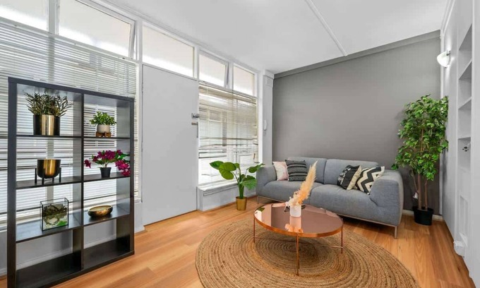 St Kilda West Apartment | The Perfect St Kilda Summer Base Next to Beach