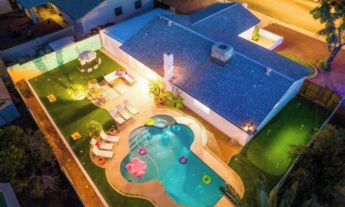 Deer Valley House | THE PINK FLAMINGO - HEATED POOL!