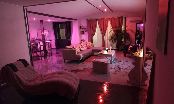Laluque Apartment | The pleasure of the senses, a moment of escape