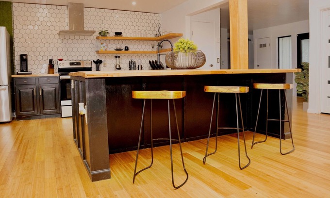 Oklahoma City House | The Posh House OKC- 3 mins to Lake Hefner