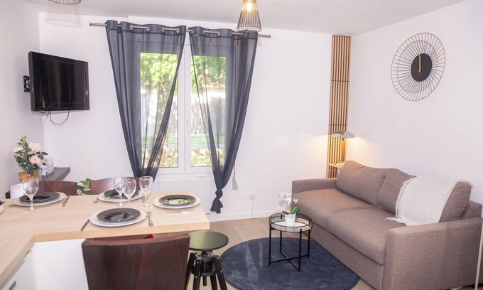 Le Chatelet-en-Brie Apartment | THE QUIET NEST IN THE COUNTRY OF FONTAINEBLEAU