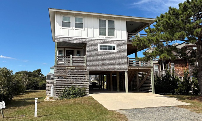 Duck House | The Ranch: Updated Oceanside home in Duck, Close to Beach w/Views!
