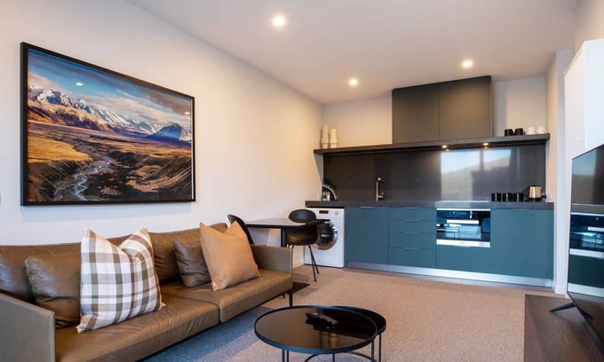 Queenstown Apartment | The Rata Apartment - Ground Floor - Private Entrance