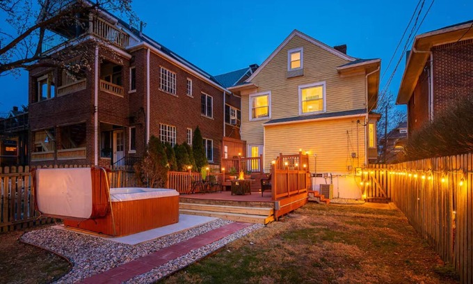 Highlands Douglass House | The Reserve ~ 5BR Fun! Hot Tub, Fire Pit, Deck, Walkable To Bardstown Rd