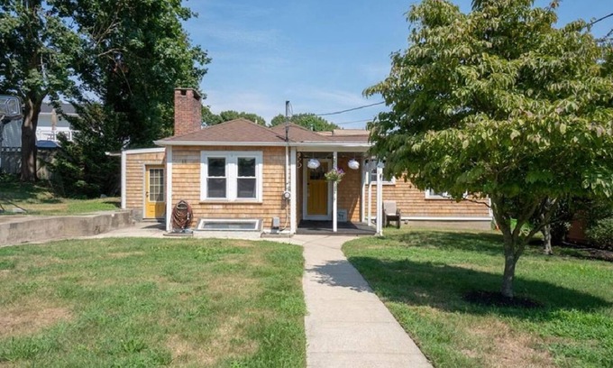 Warwick Cottage | The Retreat at Rocky Point!