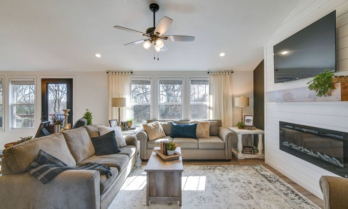 Abesville House | 'The Retreat on Reno' Home w/Hot Tub + Deck!