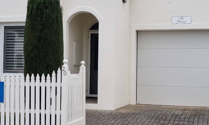 Port Fairy House | The Retreat - Perfect Location
