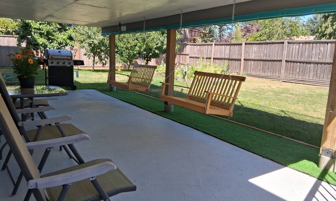 Gordon Head House | The Reviews Are In:nGREAT PLACE!nExtremely CleannLots of Food & Peace & Quiet