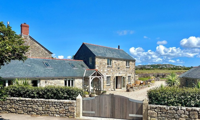 St Just Cottage | THE RIBLOWS, CAPE CORNWALL, pet friendly, with hot tub in St Just