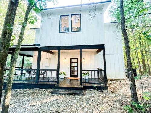 Broken Bow House | the RISER - BRAND NEW Modern Cabin in Broken Bow
