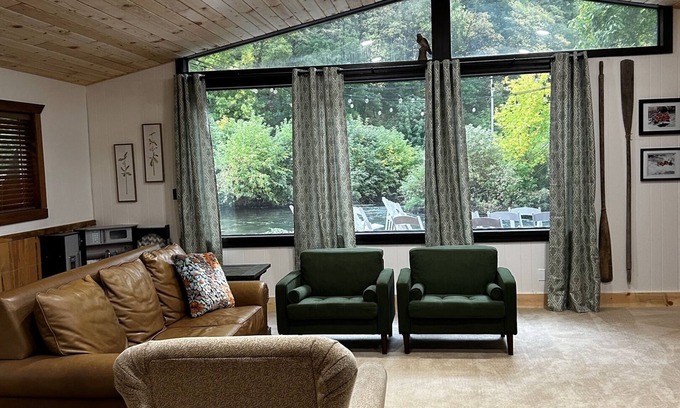 Snowbird House | The River’s Secret Retreat