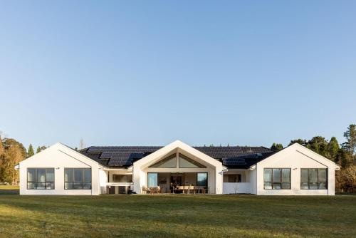 Burradoo House | The Riverside House