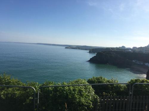 Newquay City Centre Apartment | The Rocks - Sun Decked Duplex & Cliff Side Jewel