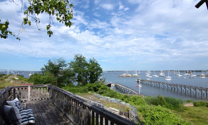 Jamestown House | The Round House - Waterfront Home in the Dumplings