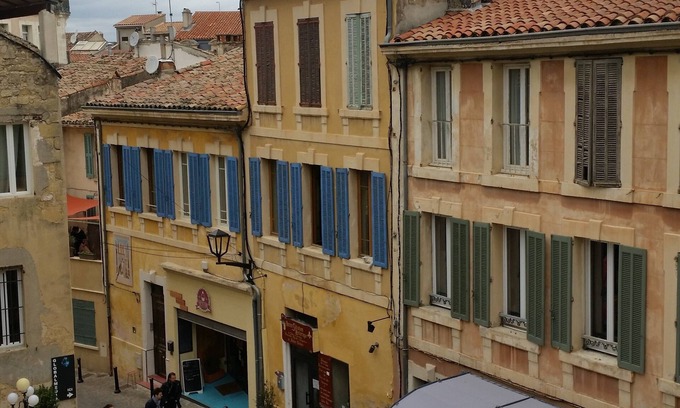 Salon-de-Provence Apartment | THE SALONIAN CORNER. Enjoy living in PROVENCE