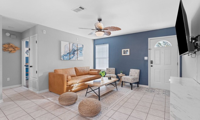 Gulf Breeze House | The Salty Breeze Beach House ~ 15 mins > Navarre & Pensacola Beach