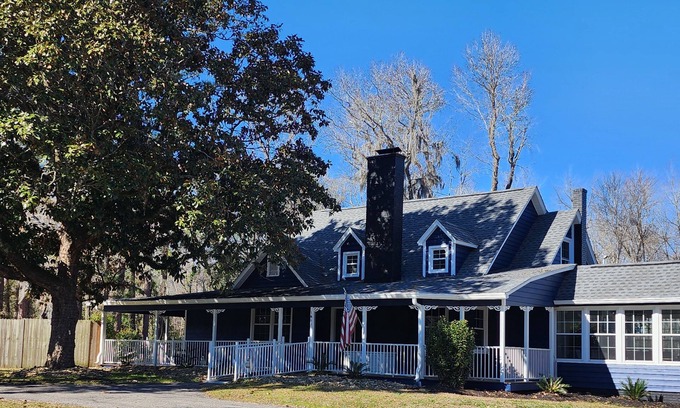 Conway House | The Salty Dog
