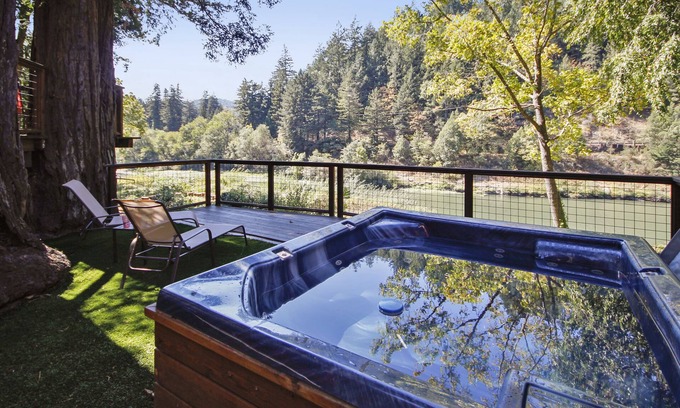 Guerneville House | The Sandy Star - Enjoy Russian River Views and Access - Soak in the Spa!