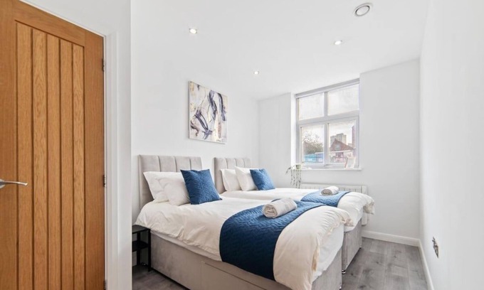 Leicester City Centre Apartment | The Sapphire Suite City Centre