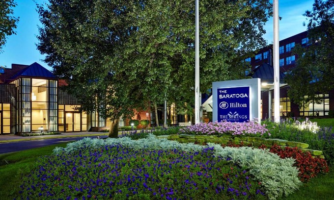 Saratoga Springs Hotel | The Saratoga Hilton