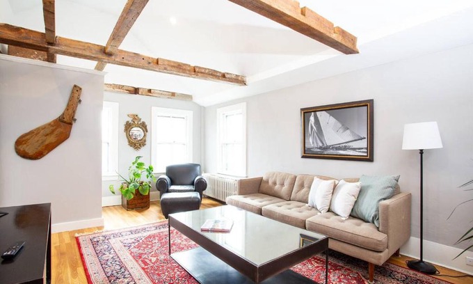Marblehead Apartment | The Seabird Suite