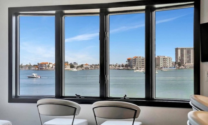 Clearwater Beach Hotel | The Seashell Suites