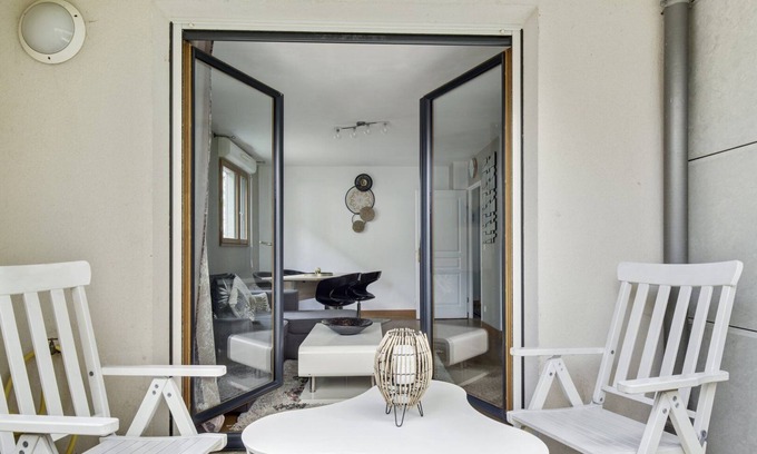 Saint-Cyr-l'Ecole Apartment | The secret garden