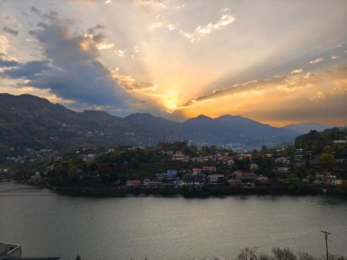 Bhimtal House | The Selakhola House