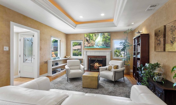 Westchester House | The Serene Haven on 77th Pl #41787