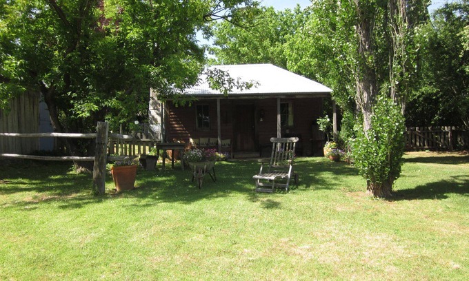 Berrima Cottage | The Settlers Hut - step back in time