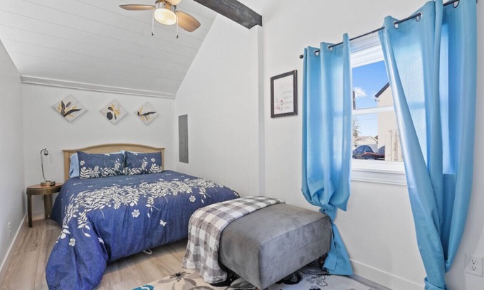 Buckeye Lake House | The Shack: 4 minute walk to Crane Lake Beach