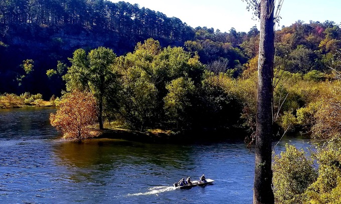 Calico Rock House | The Shoals Lodge-Amazing White River views!