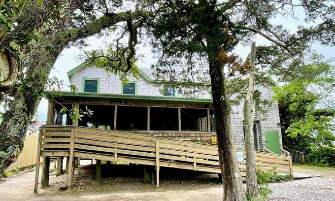 Ocracoke House | The Simpson House: Old Ocracoke Charm with modern updates and stunning artistic