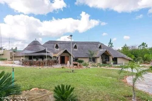 Lusaka Cabin | The Sissing Santuary