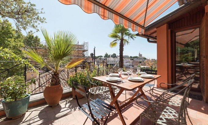 Rione III Colonna Apartment | The Spanish Steps GRAND PENTHOUSE